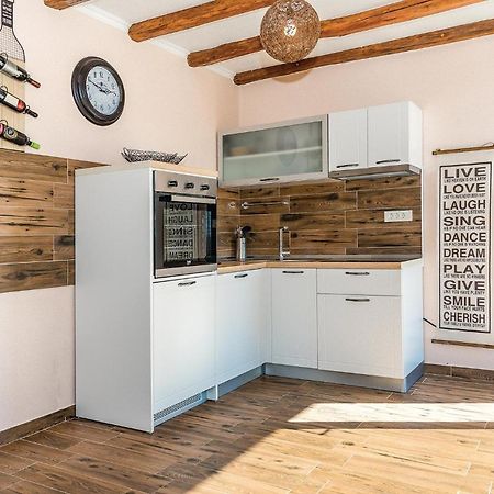 Gorgeous Home In Kijevo With Kitchen Exterior foto