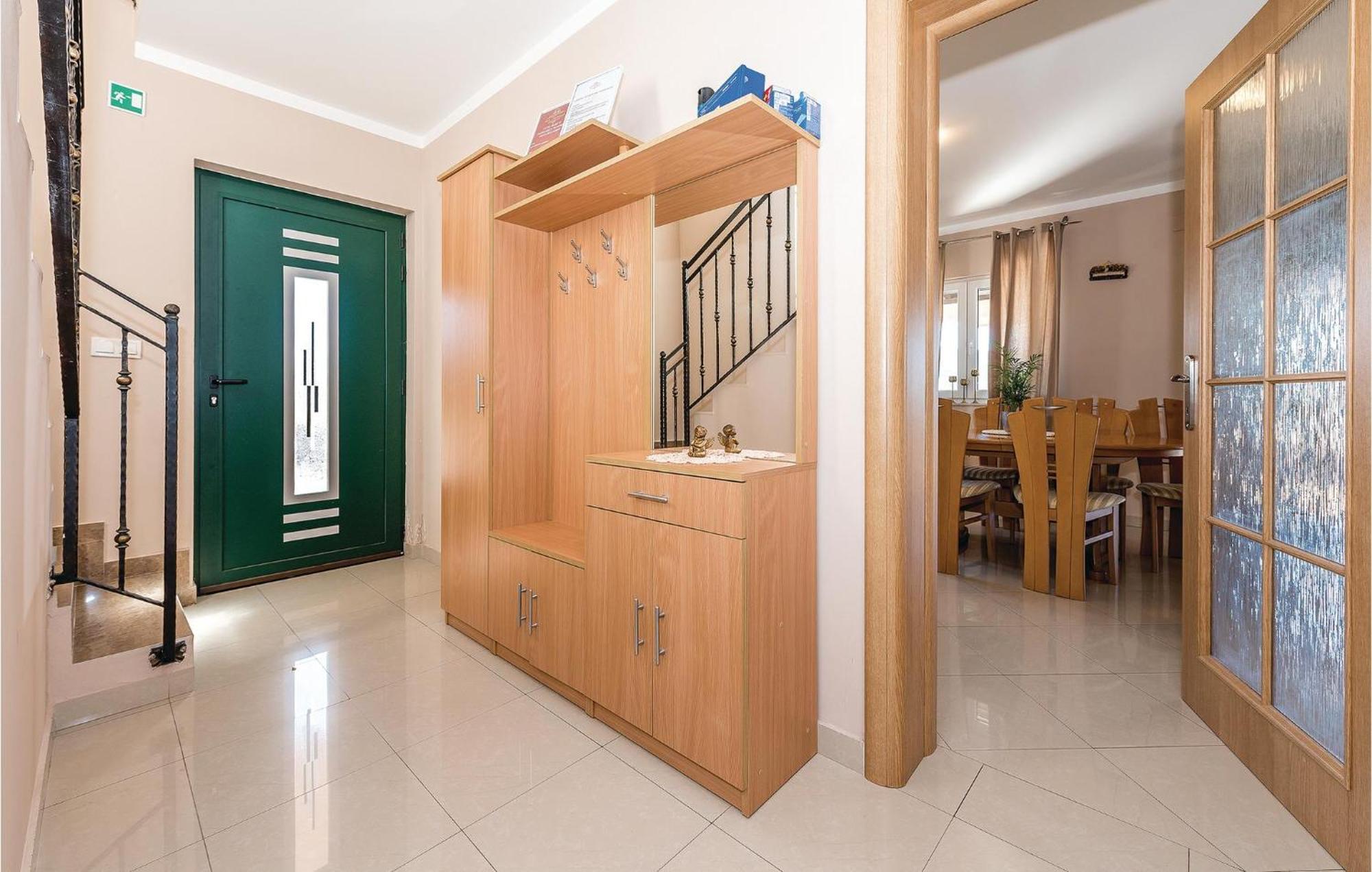 Gorgeous Home In Kijevo With Kitchen Exterior foto